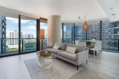 55 SW 9th St #2301, Miami: photo 1 of 24