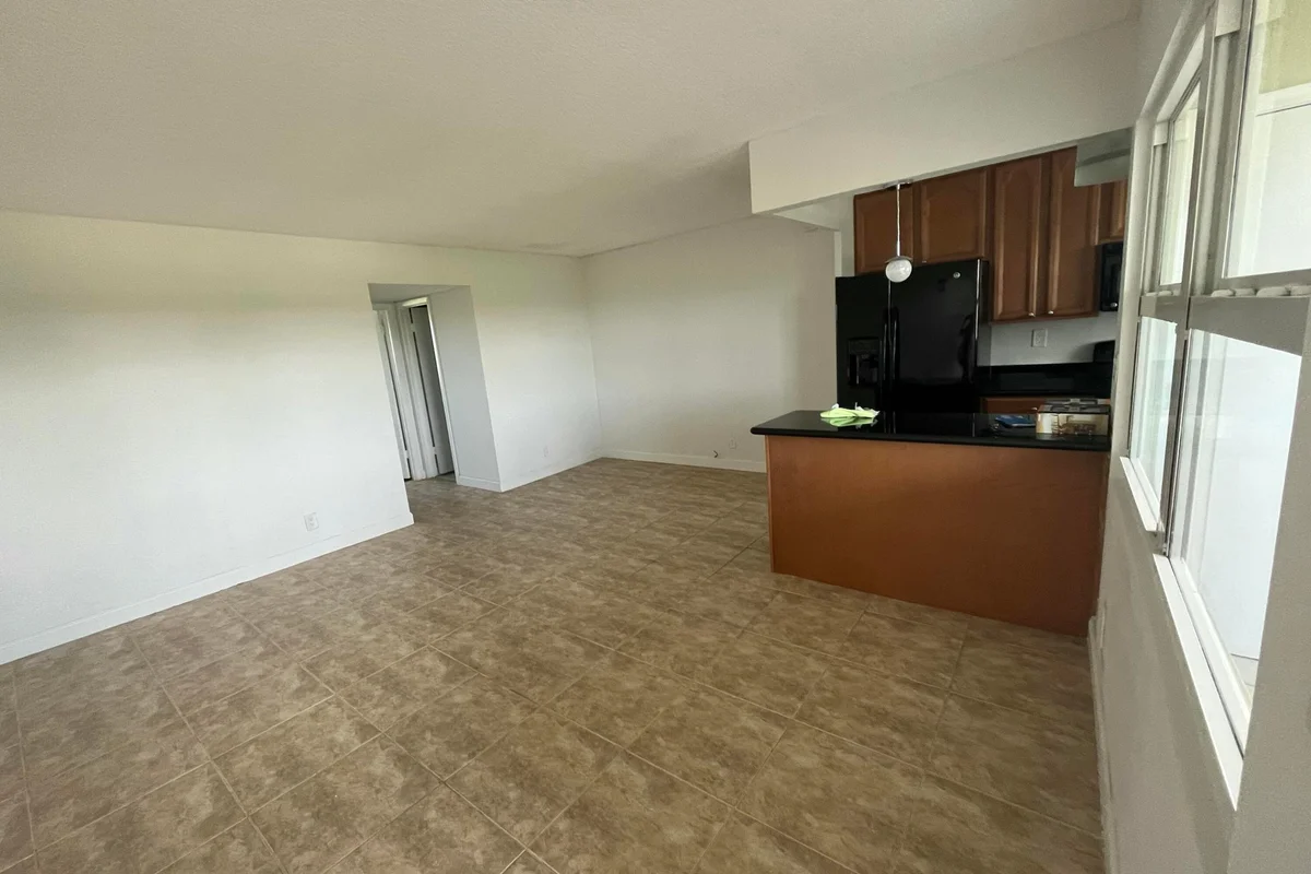 1425 Arthur St #503A, Hollywood: photo 1 of 11