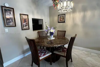 1000 Hillcrest Ct #214, Hollywood: photo 1 of 24