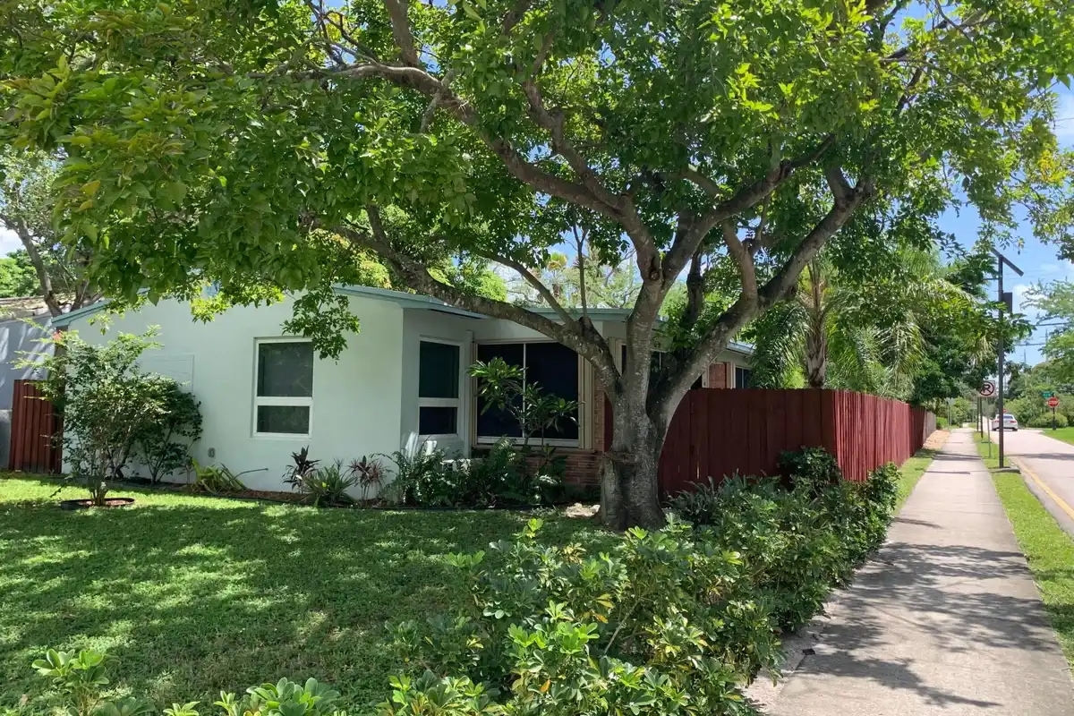 1500 NW 5th Ave #W, Fort Lauderdale: photo 1 of 9