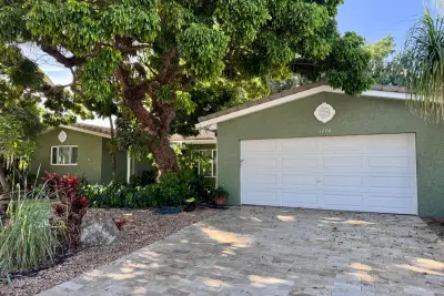1200 Orange Isle, Fort Lauderdale: photo 1 of 55