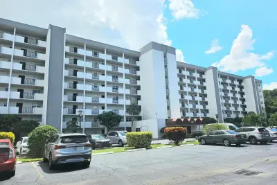 5860 NW 44th St #412, Lauderhill: photo 1 of 10