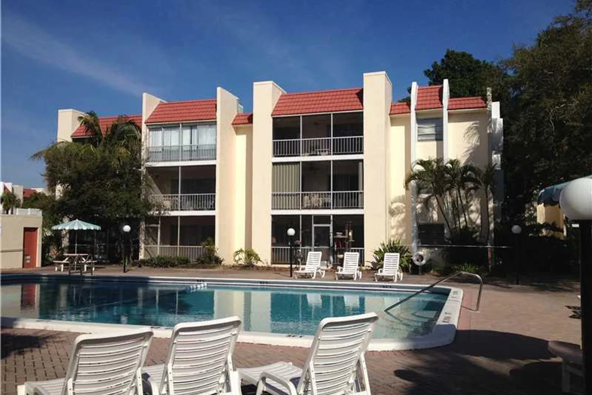 618 NW 13th St #0360, Boca Raton: photo 1 of 8