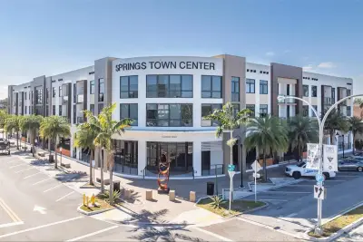 1 Curtiss Pkwy #313, Miami Springs: photo 1 of 14