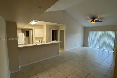 2600 S University Dr #325, Davie: photo 1 of 30