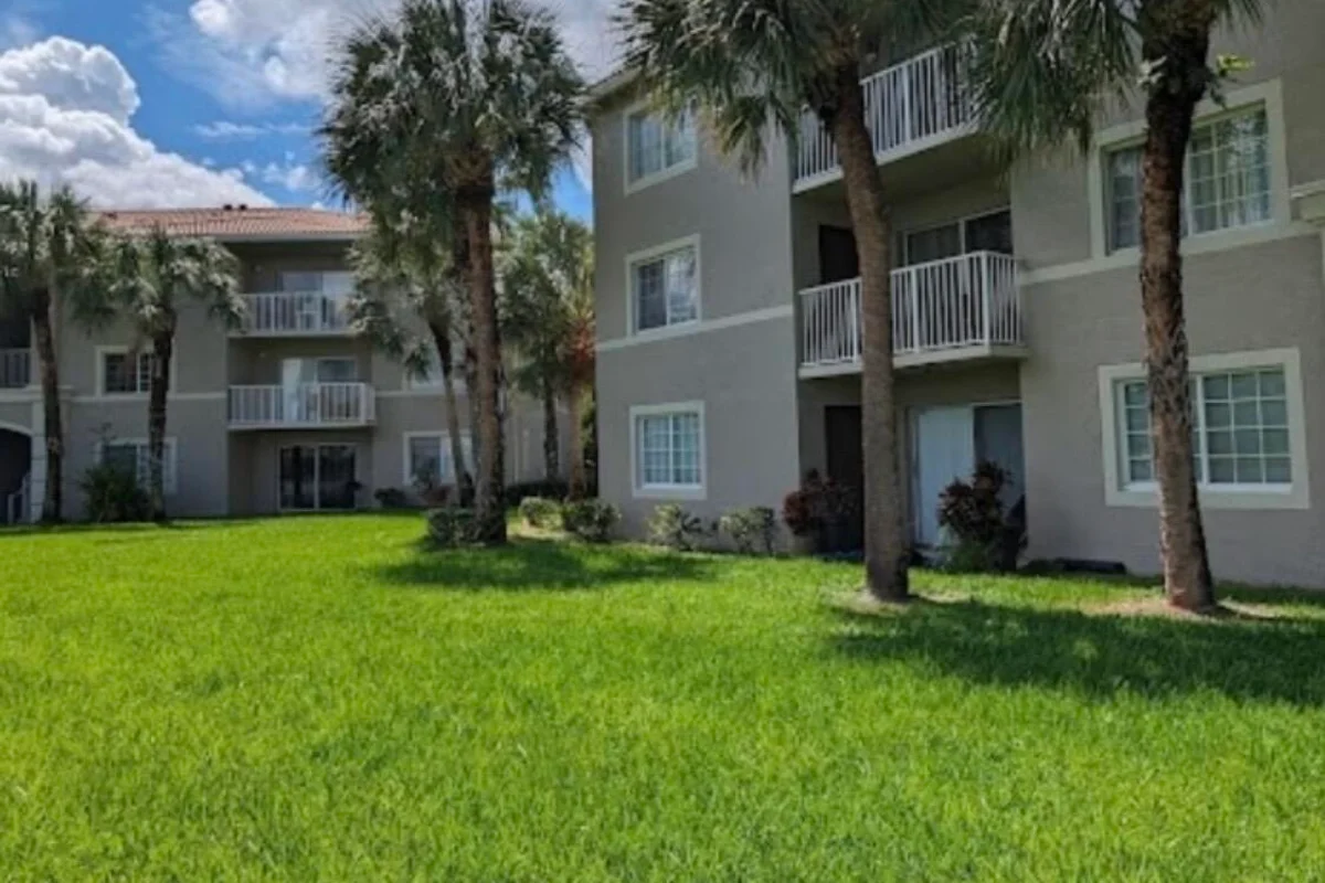 5055 Wiles Rd #105, Coconut Creek: photo 1 of 21