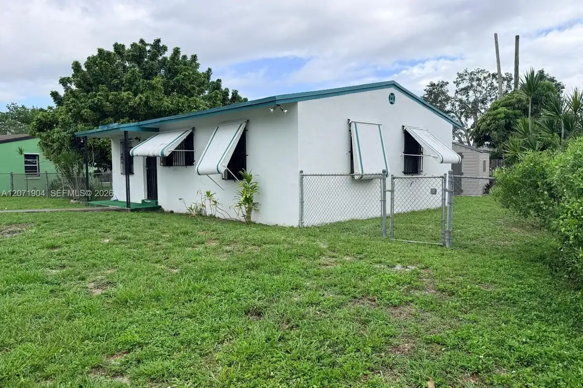 2911 NW 161st St, Miami Gardens: photo 1 of 21