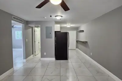 933 W 7th St #A, Riviera Beach: photo 1 of 14