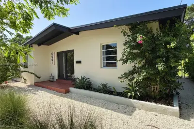 6561 SW 34th St, Miami: photo 1 of 7