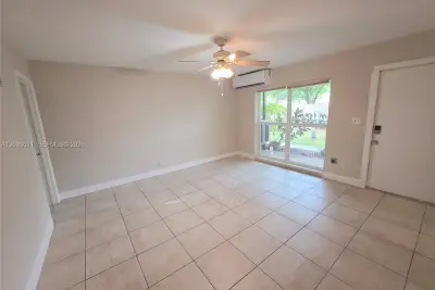 314 SW 1st St, Boca Raton: photo 1 of 29
