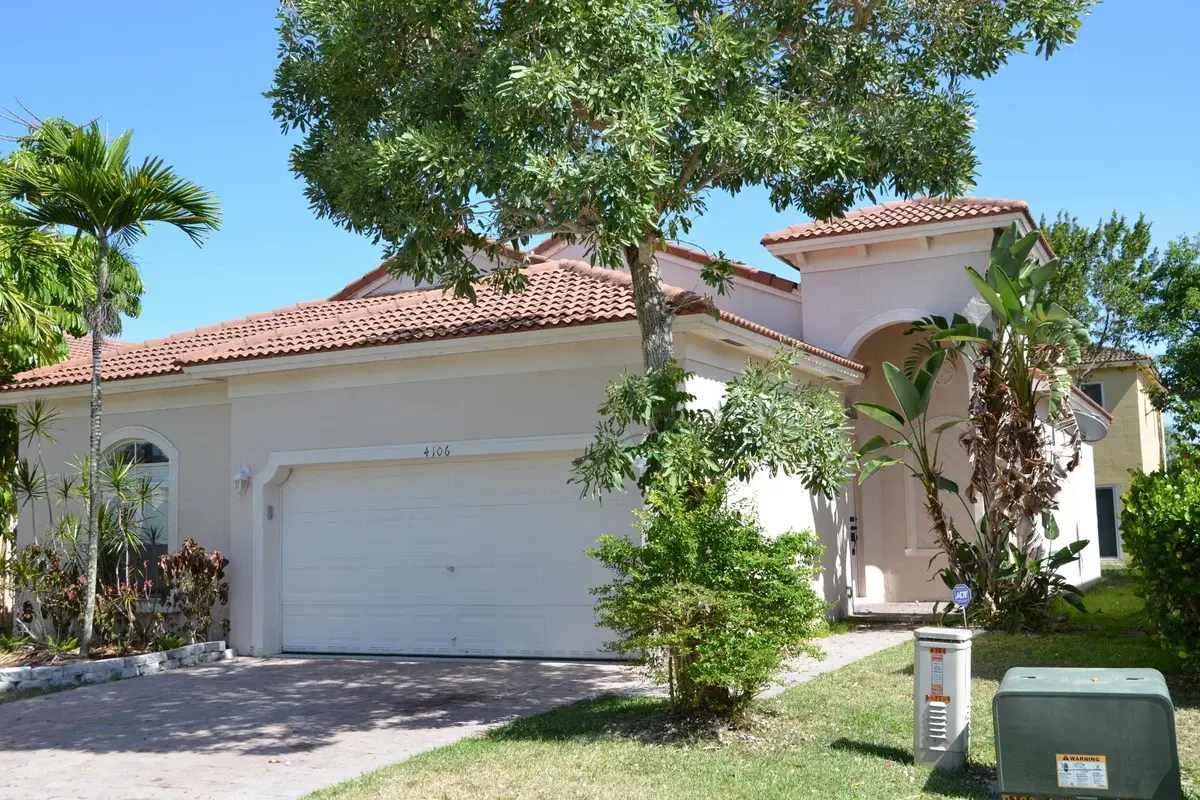 4106 NE 22nd Ct, Homestead: photo 1 of 13