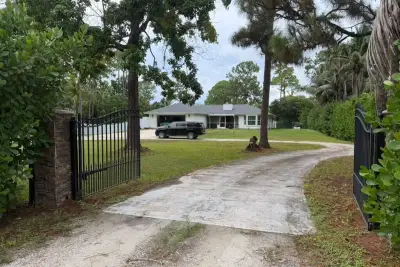 11885 52nd Rd N, West Palm Beach: photo 1 of 24