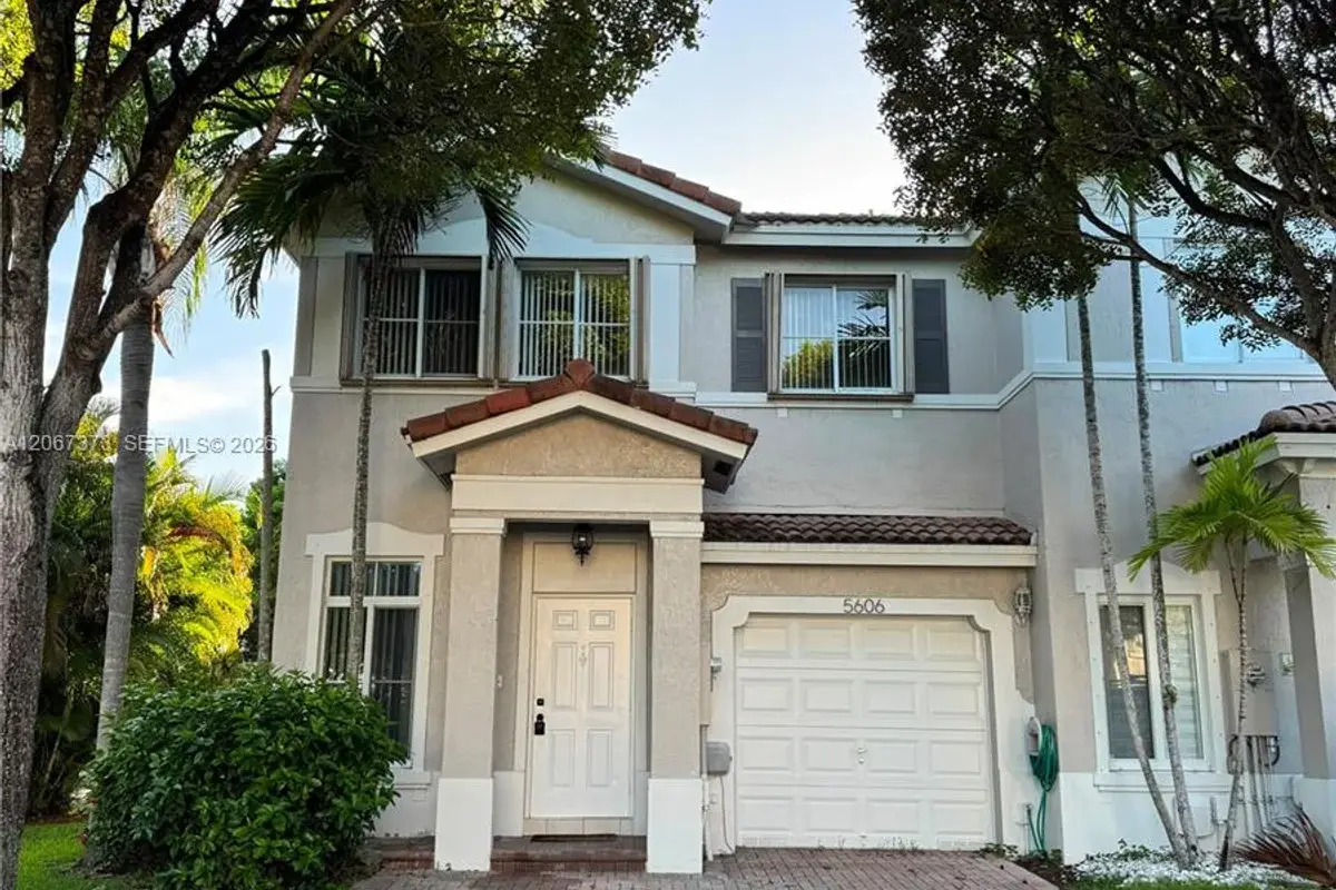 5606 NW 112th Passage, Doral: photo 1 of 22
