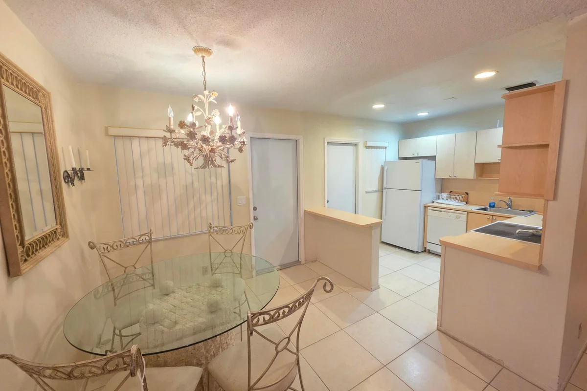 700 Layne Blvd #318B, Hallandale Beach: photo 1 of 12