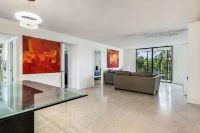 900 NE 195th St #217, Miami: photo 1 of 38