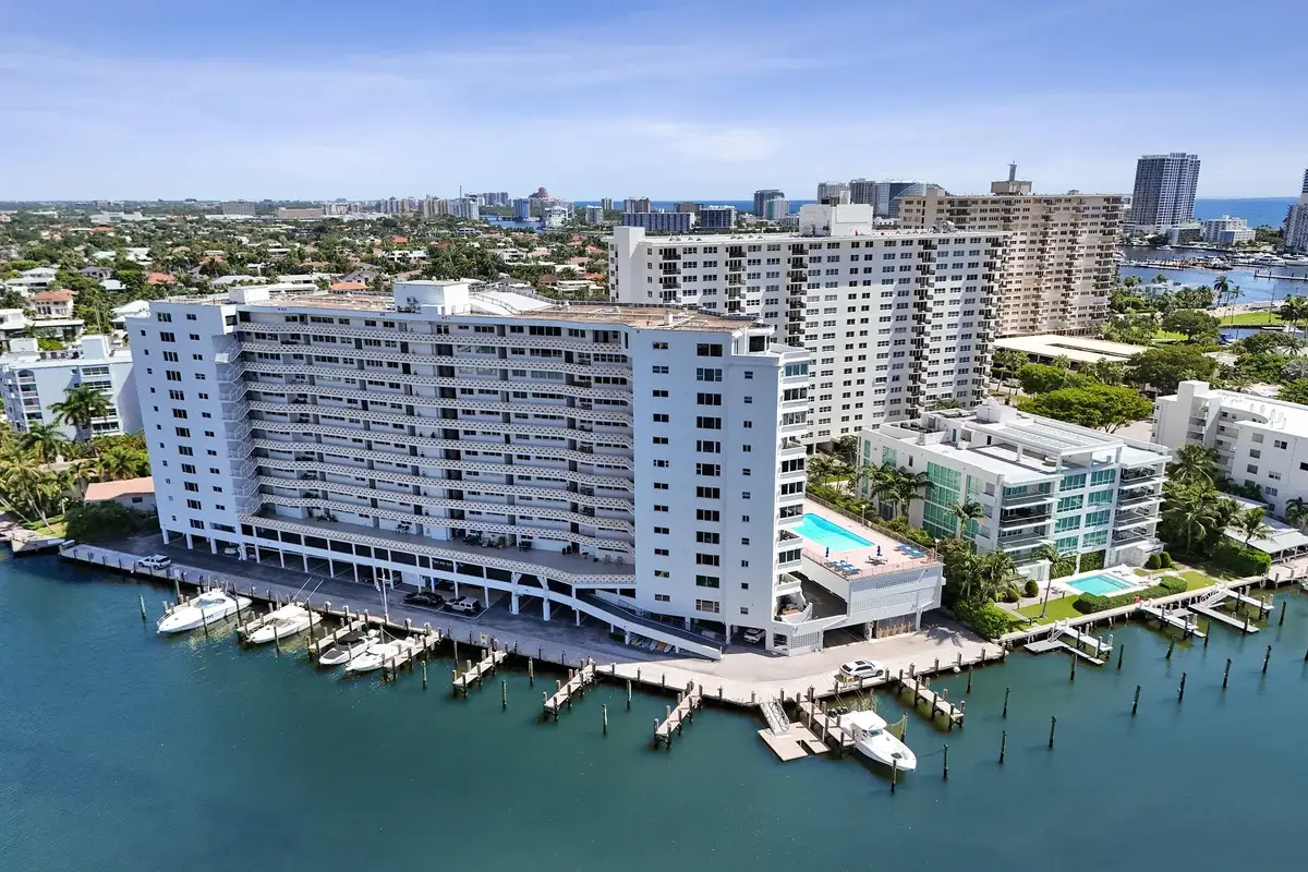 333 Sunset Dr #401, Fort Lauderdale: photo 1 of 58