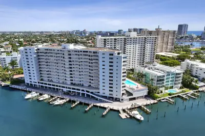 333 Sunset Dr #401, Fort Lauderdale: photo 1 of 58