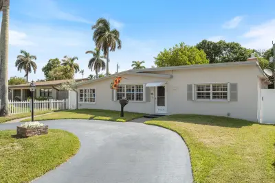 2107 N 15th Ave, Hollywood: photo 1 of 42