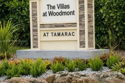 8142 Silver Palm Ct #17, Tamarac: photo 1 of 32