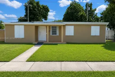 4151 SW 112th Ct, Miami: photo 1 of 12
