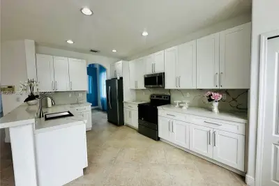 1421 SW 153rd Path, Miami: photo 1 of 25
