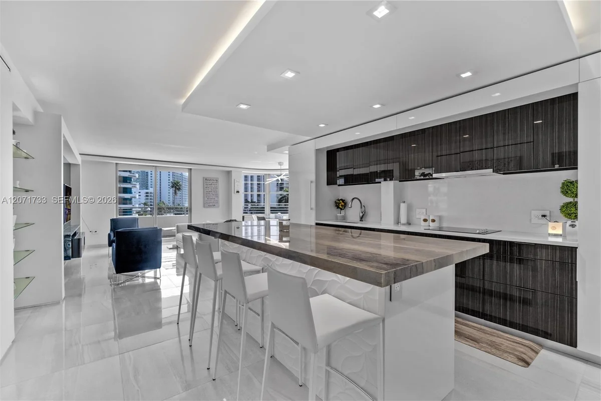 5555 Collins Ave #5A, Miami Beach: photo 1 of 30