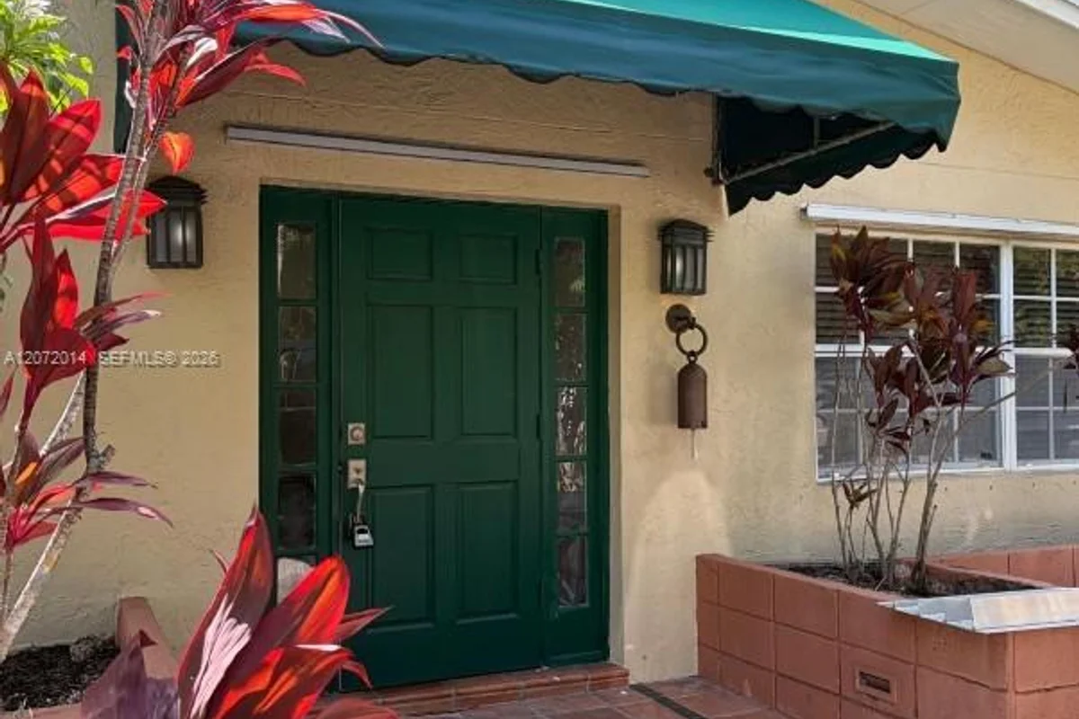 15190 Old Cutler Rd, Palmetto Bay: photo 1 of 9