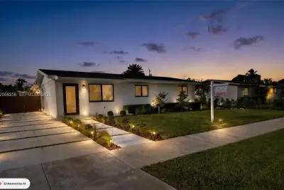 10821 SW 63rd St, Miami: photo 1 of 42