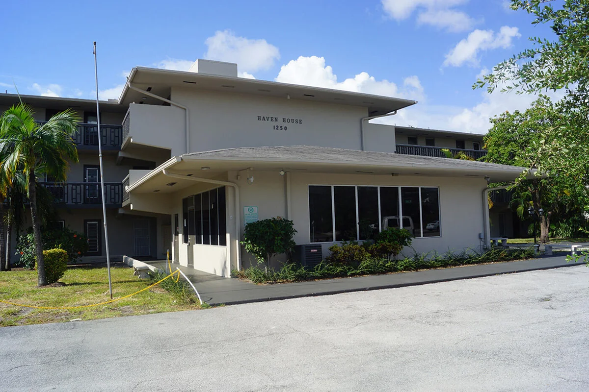1250 E Sample Rd #303, Pompano Beach: photo 1 of 19
