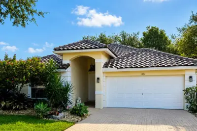 5671 S Fountains Dr S, Lake Worth: photo 1 of 27