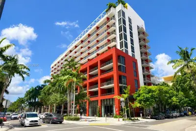 90 NE 32nd St #709, Miami: photo 1 of 24