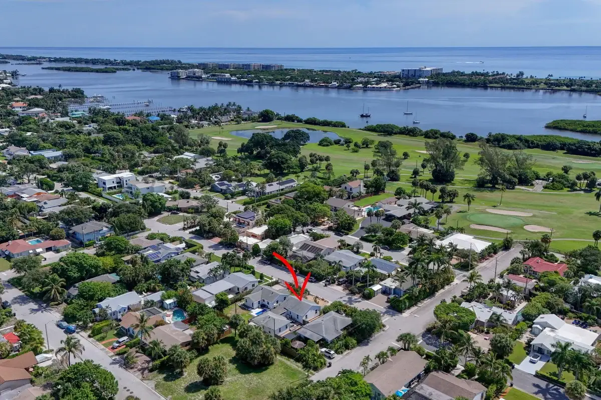 1305 N Palmway, Lake Worth Beach: photo 1 of 67
