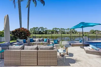 21 Marlwood Ln, Palm Beach Gardens: photo 1 of 69