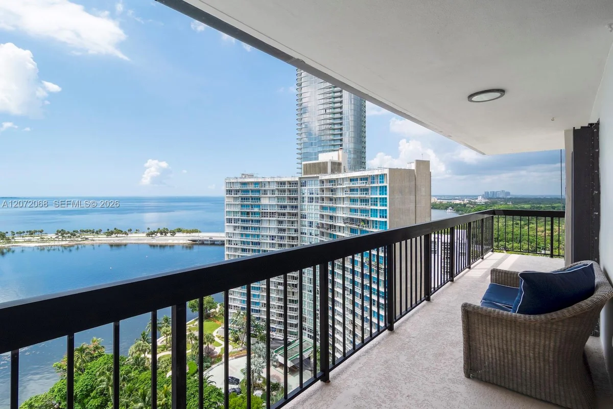 2333 Brickell Ave #2212, Miami: photo 1 of 26