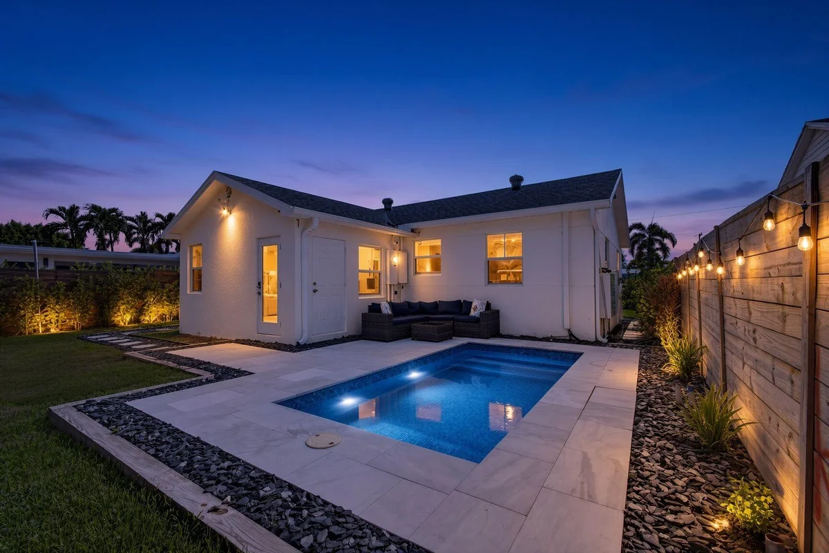 1309 N Palmway, Lake Worth Beach: photo 1 of 55