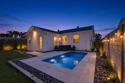1309 N Palmway, Lake Worth Beach: photo 1 of 55