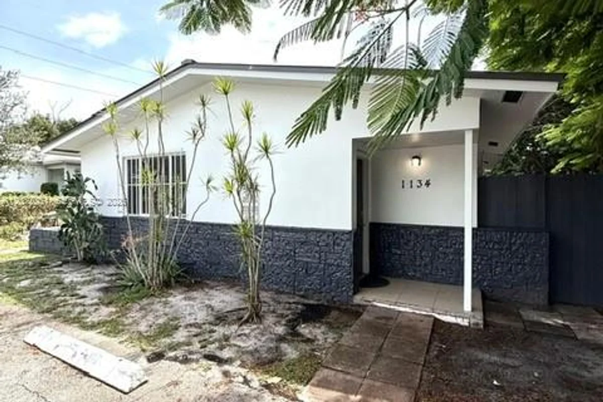 1134 NW 1st Ave, Fort Lauderdale: photo 1 of 12