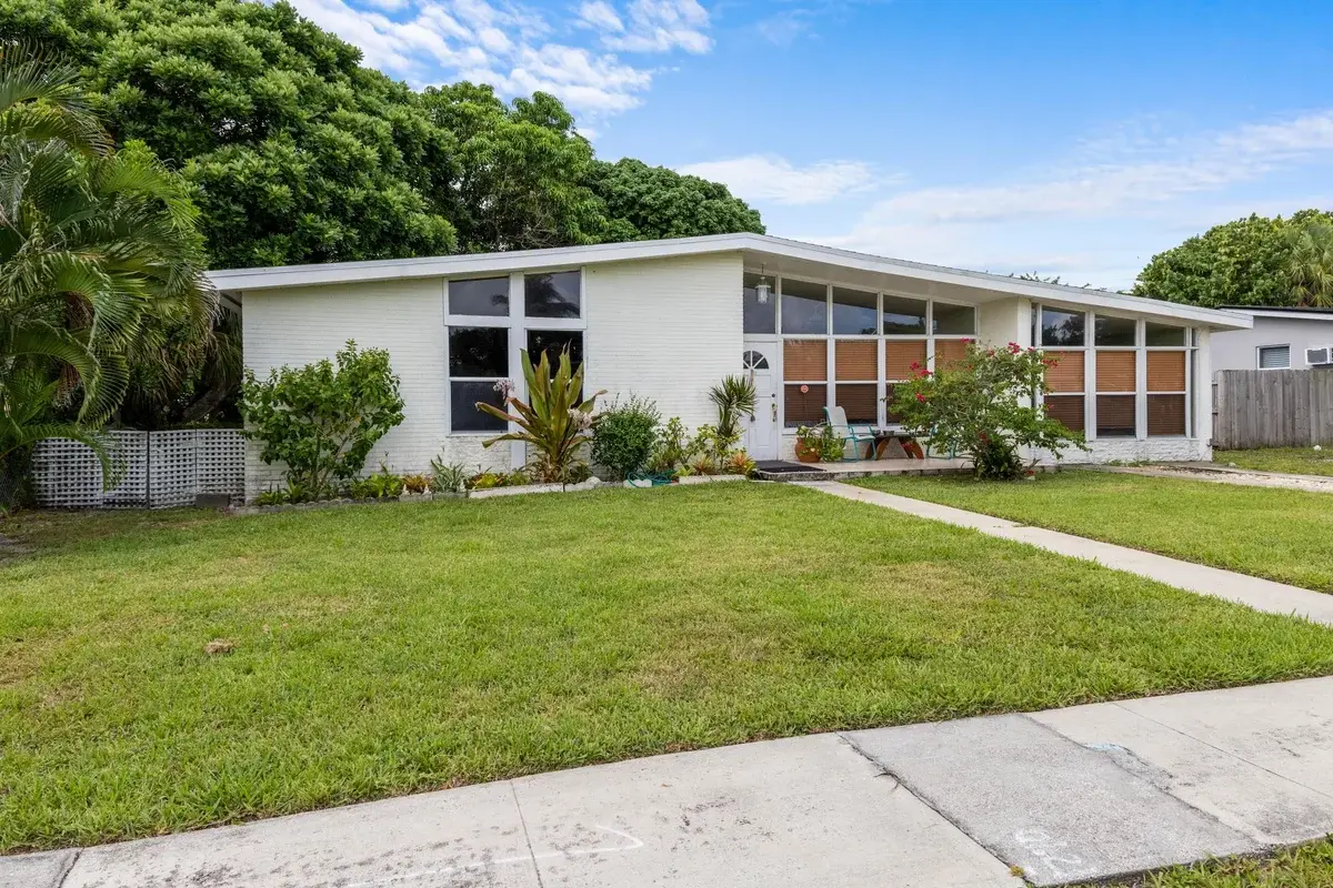 642 W Ocean, Boynton Beach: photo 1 of 7