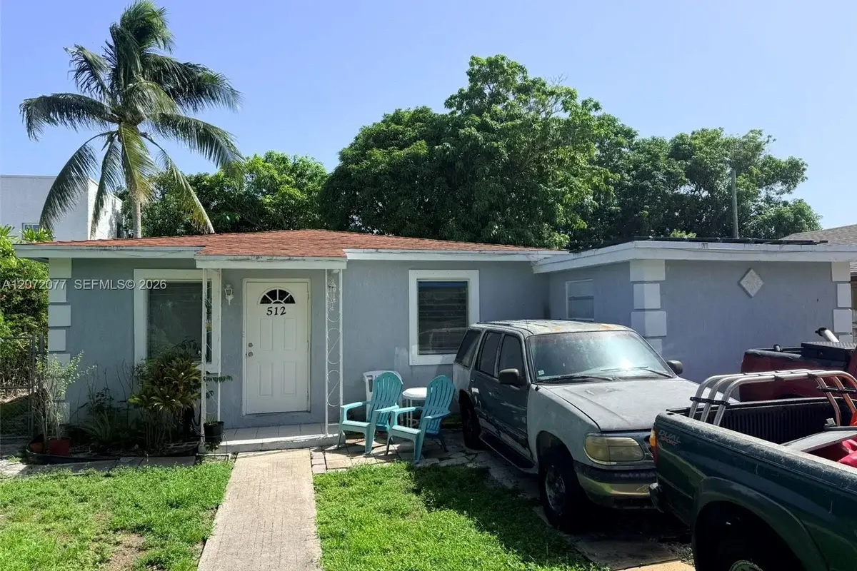 512 Independence Rd, West Palm Beach: photo 1 of 33