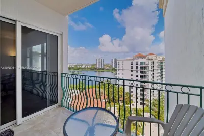 19900 E Country Club Dr #TS18, Aventura: photo 1 of 11