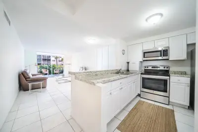 501 NE 14th Ave #103, Hallandale Beach: photo 1 of 81
