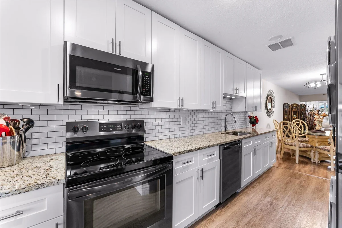 1241 NW 18th Ave #102, Delray Beach: photo 1 of 36