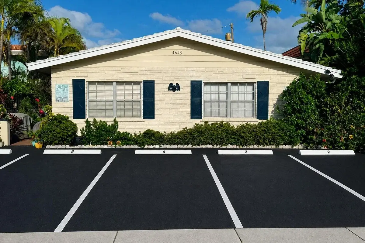 4649 Bougainvilla Dr, Lauderdale-by-the-Sea: photo 1 of 13