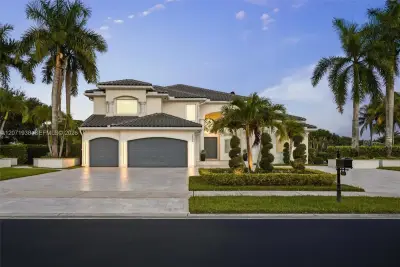 3526 Juniper Ln, Davie: photo 1 of 76
