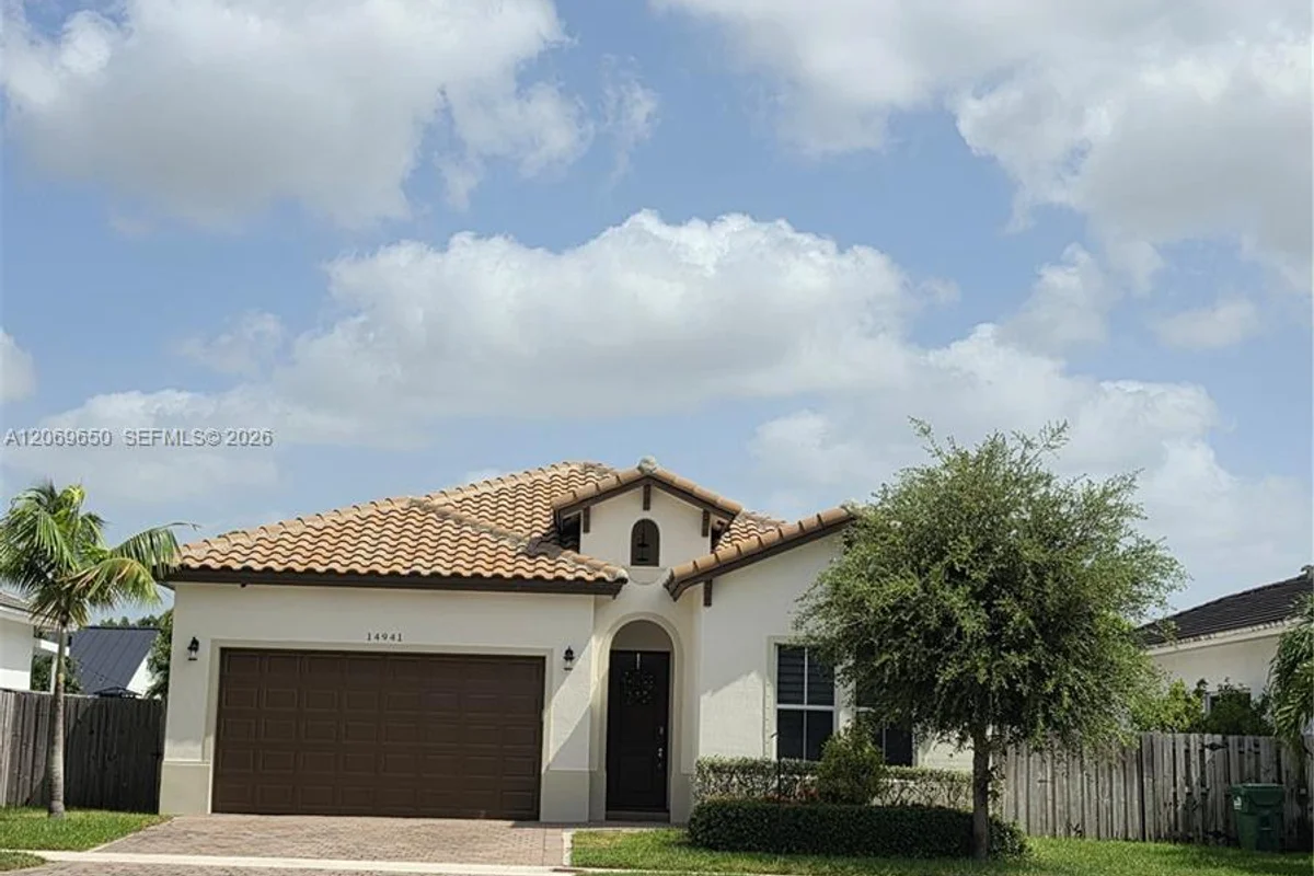 14941 SW 174th St, Miami: photo 1 of 47