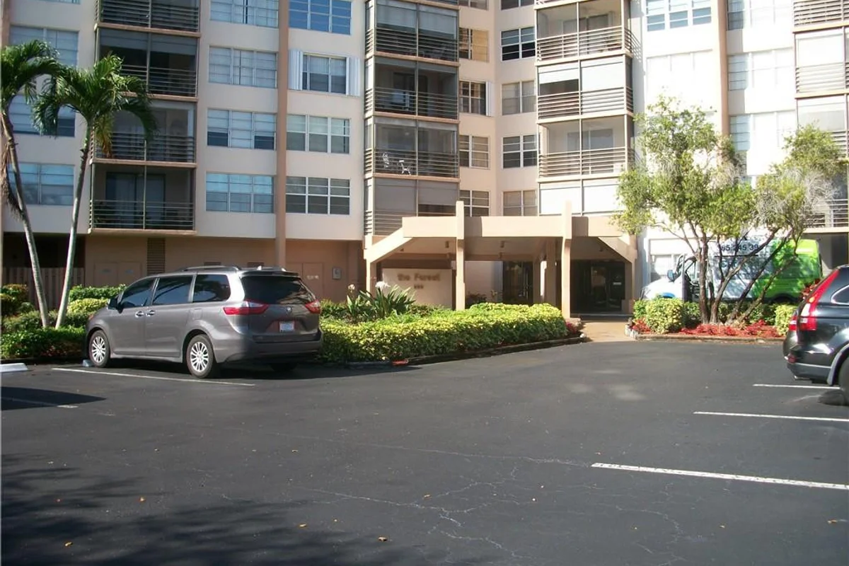 900 Saint Charles Pl #311, Pembroke Pines: photo 1 of 18