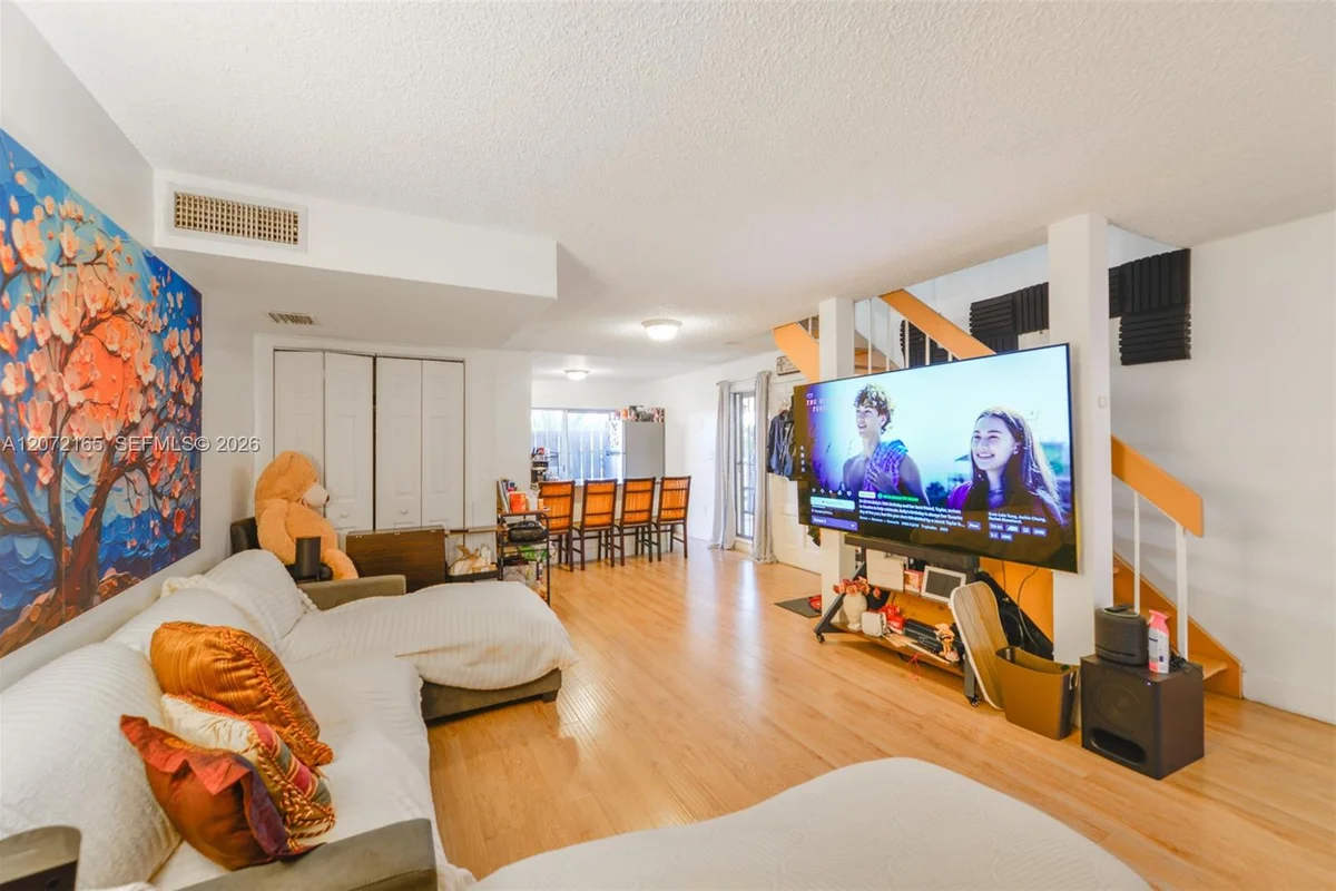 8923 NE 4th Ave Rd, Miami Shores: photo 1 of 33