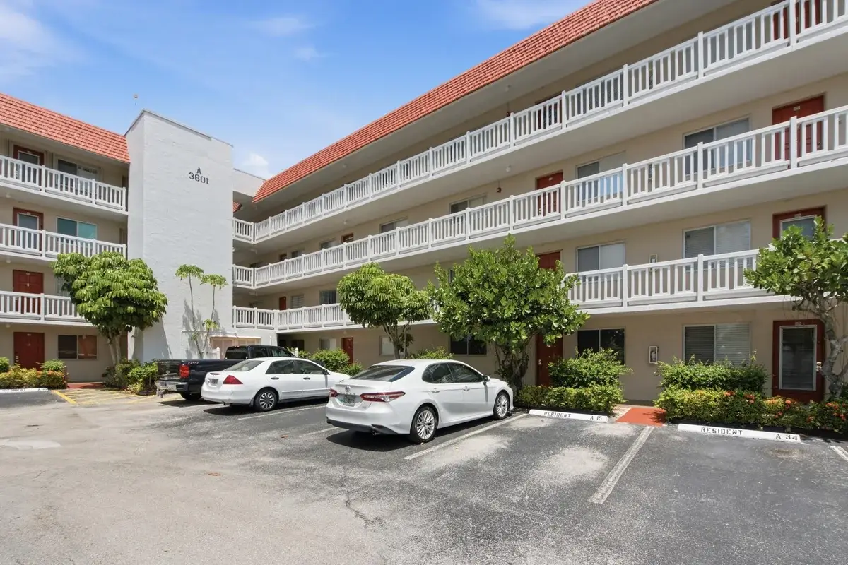 3601 Inverrary Dr #107, Lauderhill: photo 1 of 42