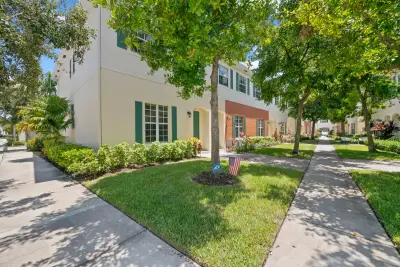 701 SW 1st Ter, Pompano Beach: photo 1 of 27