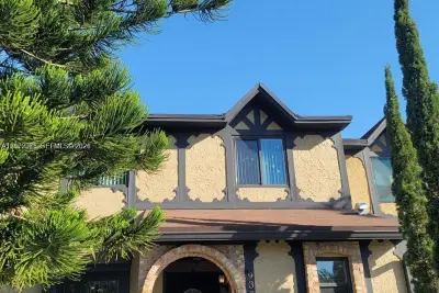 9335 NW 45th St, Sunrise: photo 1 of 23